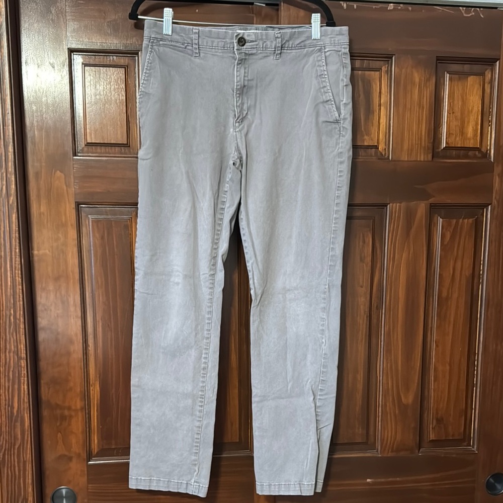 Amazon Essentials Men's Gray Pants